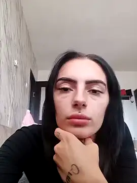 Virgin Hot Girl online show from October 7, 1:30 pm