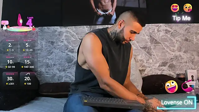 Danny Willson online show from October 21, 6:08 pm