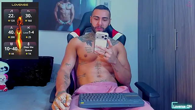 Danny Willson online show from March 25, 1:17 pm