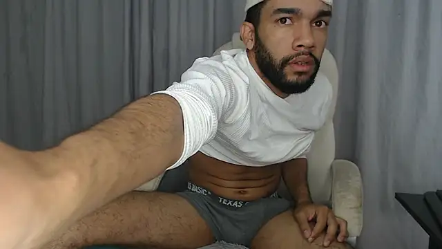 Snapshot of andresnoir_ chatting on October 21, 2:18 pm andresnoir online show from October 21, 2:18 pm