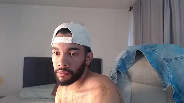 Snapshot of andresnoir_ chatting on November 2, 1:46 pm andresnoir online show from November 2, 1:46 pm