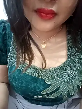 Snapshot of Beauty_Queen_Soniya chatting on November 24, 4:18 pm Beauty Queen Soniya online show from November 24, 4:18 pm