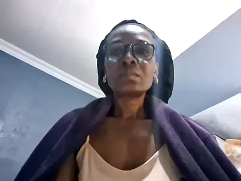 Snapshot of NaughtyCouga chatting on June 12, 4:22 am NaughtyCouga online show from June 12, 4:22 am