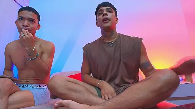 Snapshot of thomas_elg chatting on November 19, 1:05 am thomas elg online show from November 19, 1:05 am