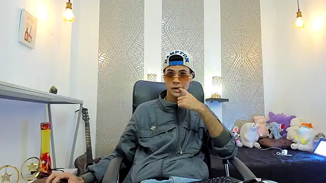 JacobBlackwell  online show from October 25, 6:57 pm