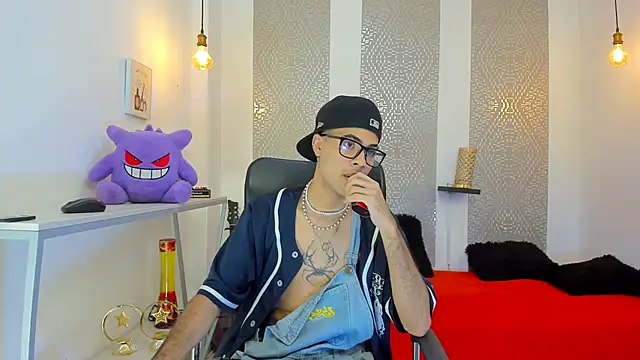 JacobBlackwell  online show from November 22, 7:46 pm