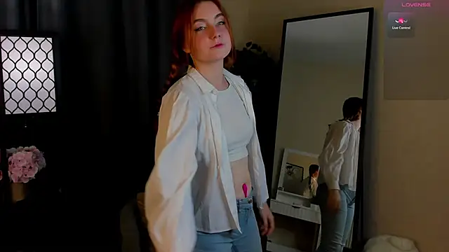 KellyeOun online show from October 19, 1:39 am