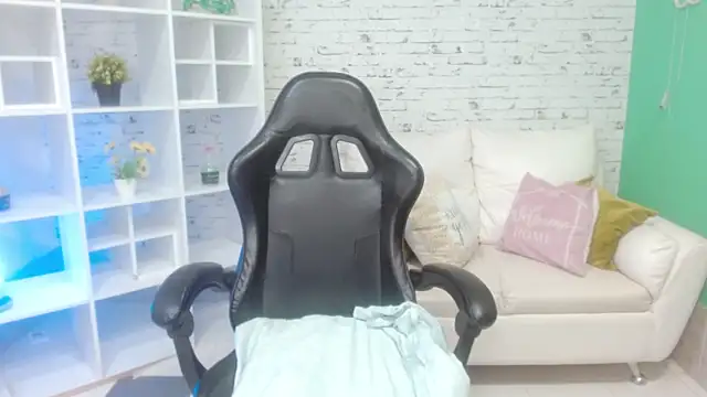 hannahjackson  online show from November 30, 11:14 am