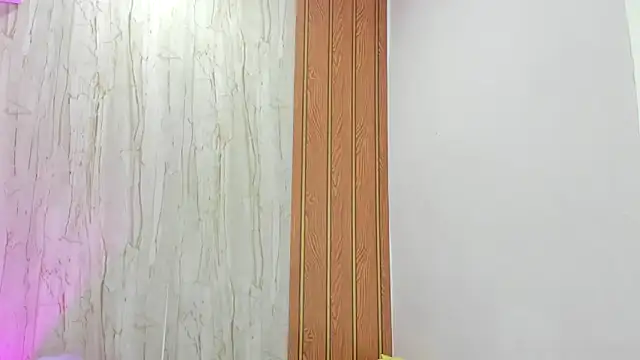 luisabecker  online show from November 16, 1:39 pm