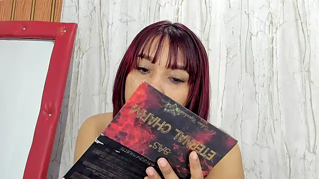 luisabecker  online show from November 17, 1:50 pm