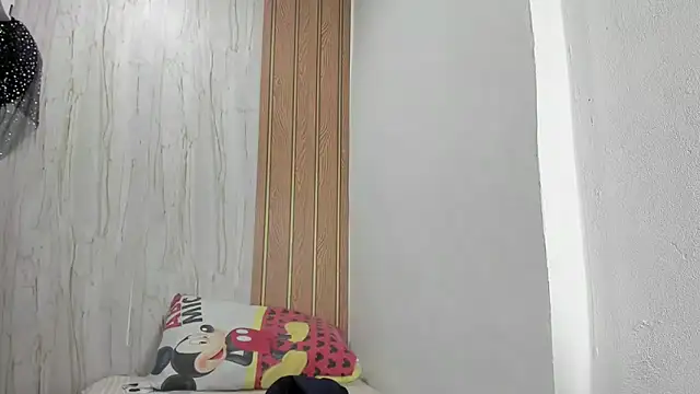 luisabecker  online show from November 28, 1:58 pm