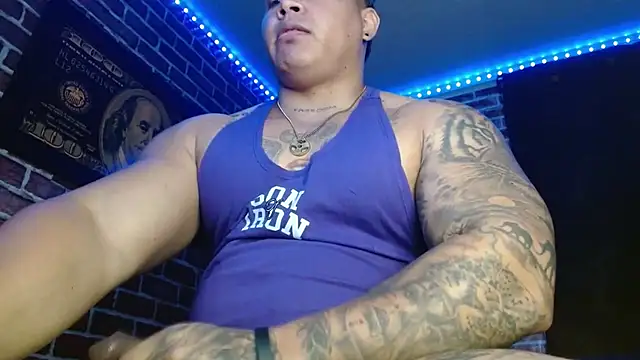 jordan bigcock  online show from December 17, 3:23 am