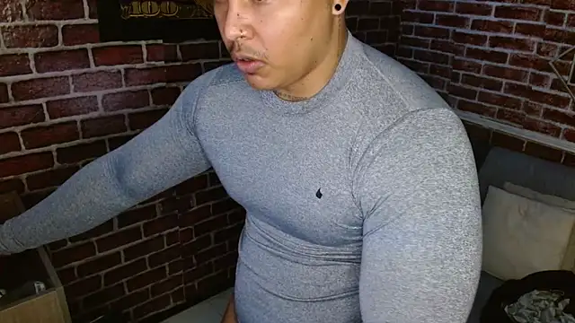 Snapshot of jordan_bigcock_ chatting on February 7, 6:17 am jordan bigcock online show from February 7, 6:17 am