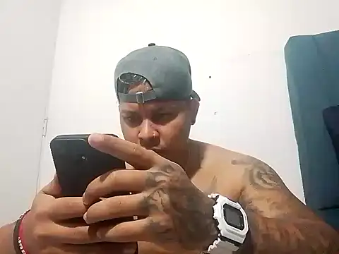 Snapshot of jordan_bigcock_ chatting on February 15, 12:07 am jordan bigcock online show from February 15, 12:07 am