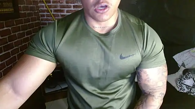 Snapshot of jordan_bigcock_ chatting on February 15, 9:55 pm jordan bigcock online show from February 15, 9:55 pm