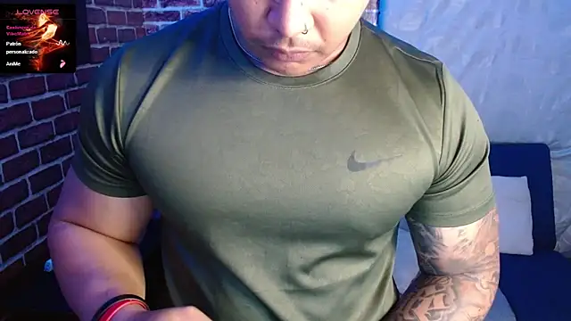 Snapshot of jordan_bigcock_ chatting on February 20, 5:48 am jordan bigcock online show from February 20, 5:48 am