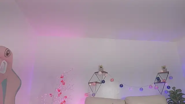 Giia Moretti  online show from November 6, 8:43 pm