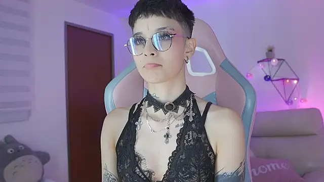 Giia Moretti  online show from November 7, 10:43 pm