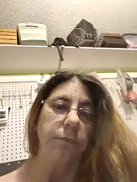 Snapshot of 1988beth chatting on October 19, 12:22 am 1988beth online show from October 19, 12:22 am