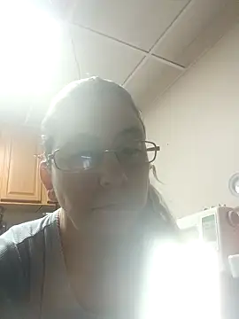 Snapshot of 1988beth chatting on December 21, 11:34 pm 1988beth online show from December 21, 11:34 pm