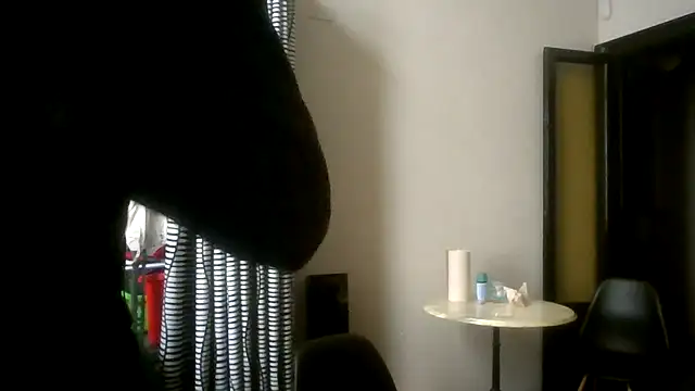 SuperValentina online show from March 21, 2:20 pm