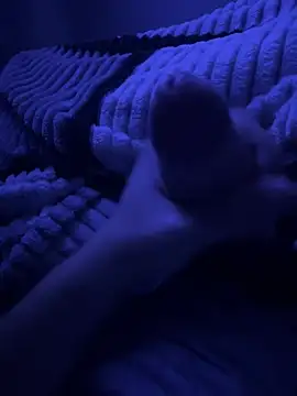 jakeBigCock1905 online show from March 24, 1:10 am