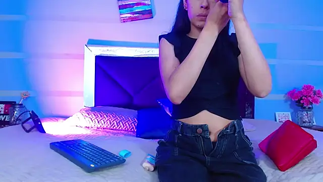 LizzyGrey  online show from December 4, 7:11 pm