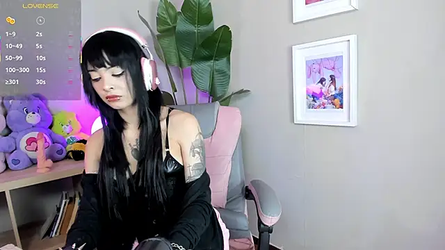 Bayonetta doll online show from October 22, 4:29 pm