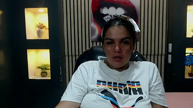 Snapshot of ruby_jimenez19 chatting on October 19, 9:37 pm ruby jimenez19 online show from October 19, 9:37 pm