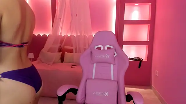 Snapshot of HolyLux chatting on November 13, 12:15 pm HolyLux online show from November 13, 12:15 pm