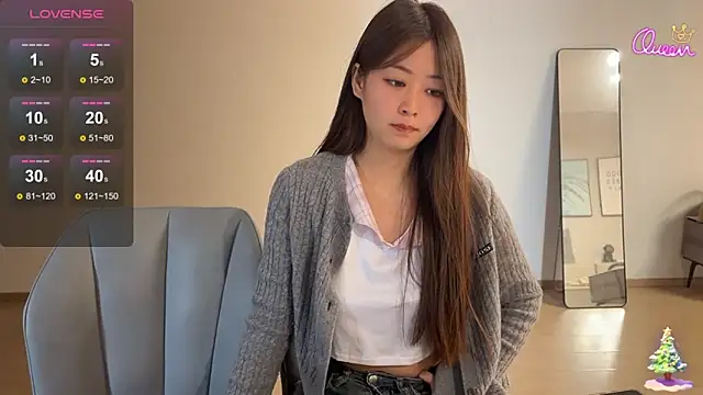 Snapshot of Alyssa-8 chatting on March 25, 5:13 am Alyssa-8 online show from March 25, 5:13 am