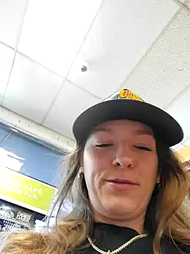 Snapshot of Cassaroll333 chatting on April 5, 3:42 pm Cassaroll333 online show from April 5, 3:42 pm