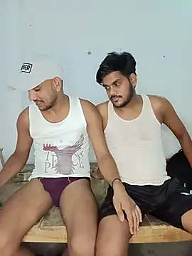 Snapshot of BiggerDickGuy chatting on July 6, 6:32 pm BiggerDickGuy online show from July 6, 6:32 pm