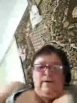Snapshot of MilaCold5443 chatting on May 25, 5:41 pm MilaCold5443 online show from May 25, 5:41 pm