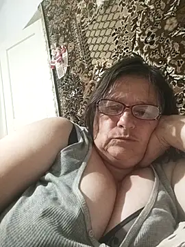 Snapshot of MilaCold5443 chatting on May 30, 6:27 pm MilaCold5443 online show from May 30, 6:27 pm