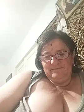 Snapshot of MilaCold5443 chatting on June 2, 5:26 pm MilaCold5443 online show from June 2, 5:26 pm