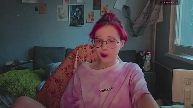RubiReynnn online show from October 7, 3:09 pm