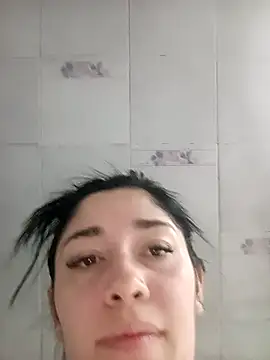 Snapshot of AbbyLewiis chatting on October 31, 11:11 am AbbyLewiis online show from October 31, 11:11 am