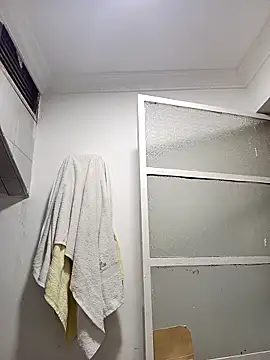 Snapshot of AbbyLewiis chatting on November 28, 9:45 am AbbyLewiis online show from November 28, 9:45 am