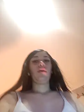 Snapshot of AbbyLewiis chatting on December 5, 10:13 am AbbyLewiis online show from December 5, 10:13 am