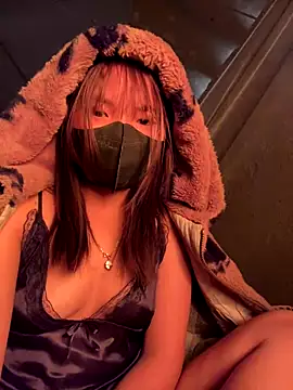 hello-cute online show from January 8, 3:31 am