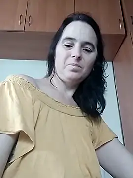 Snapshot of Ella-433 chatting on February 4, 10:21 am Ella-433 online show from February 4, 10:21 am