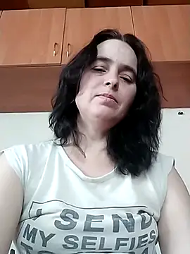 Snapshot of Ella-433 chatting on February 20, 7:43 am Ella-433 online show from February 20, 7:43 am