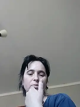 Snapshot of Ella-433 chatting on April 6, 8:26 am Ella-433 online show from April 6, 8:26 am