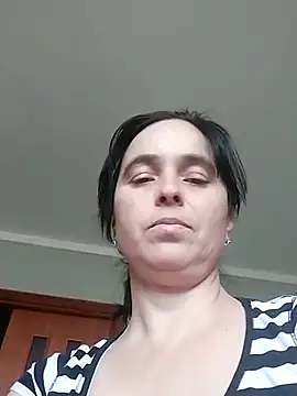 Snapshot of Ella-433 chatting on April 7, 10:59 am Ella-433 online show from April 7, 10:59 am