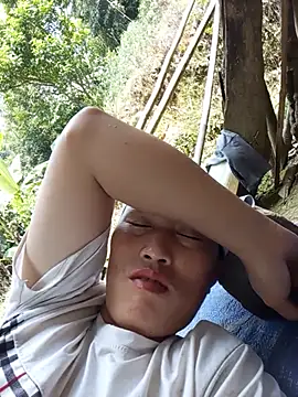Snapshot of jerry-xx chatting on June 22, 5:37 am jerry-xx online show from June 22, 5:37 am