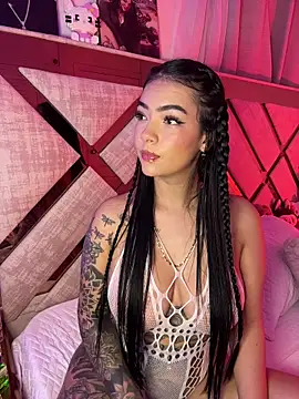 Snapshot of Kiity- chatting on February 7, 2:48 am Kiity- online show from February 7, 2:48 am