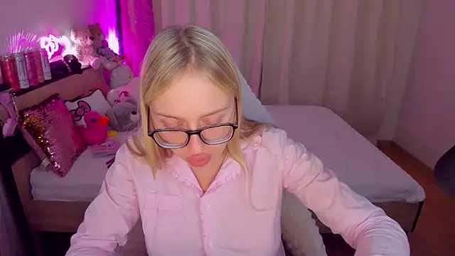 CeaneLino online show from October 25, 7:41 pm