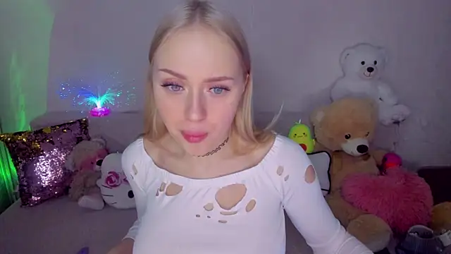 Snapshot of CeaneLino chatting on January 31, 7:45 pm CeaneLino online show from January 31, 7:45 pm