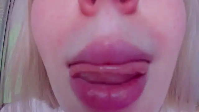 Snapshot of CeaneLino chatting on February 14, 8:33 am CeaneLino online show from February 14, 8:33 am